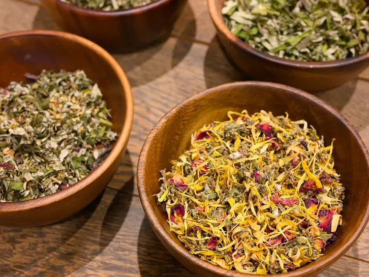 女友達が喜ぶ誕生日プレゼント特集！20代・30代・40代別の人気ギフトと選び方