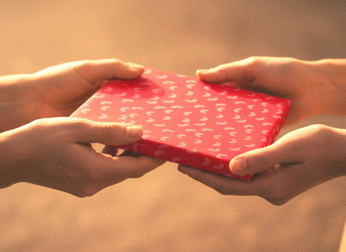 クリスマスプレゼントはいつ渡す？相手別・ベストタイミングと会えない時の解決策